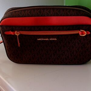 Micheal Kors Crossbody Purse